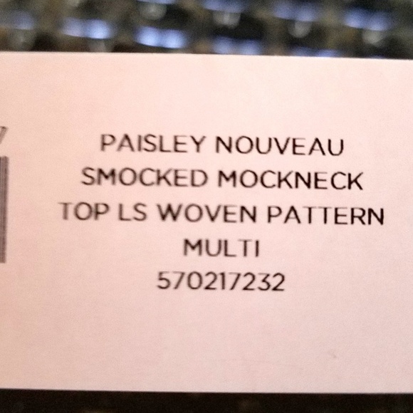 NEW CHICO"S Navy paisley sleeve blouse 2 - Picture 7 of 7